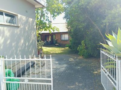 Cottage For Rent in Aurora, Durbanville